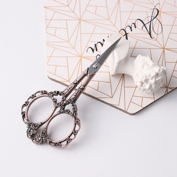 Classic European Scissors, Vintage Floral Pattern, 4 Colors - Picture 10 of 16